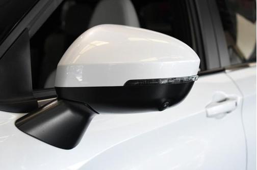 White Diamond 2026 Mitsubishi Outlander SE