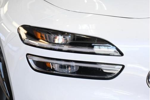 Alta White 2024 Genesis G70 2.5T