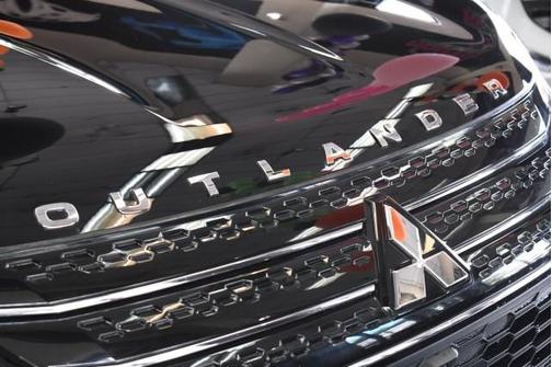 2022 Mitsubishi Outlander ES