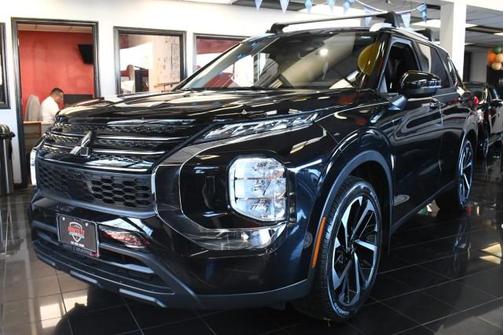 2022 Mitsubishi Outlander ES