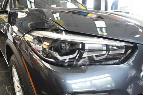 Carbon Black Metallic 2019 BMW X5 xDrive40i