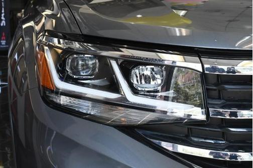 Platinum Gray Metallic 2023 Volkswagen Atlas 3.6L SEL