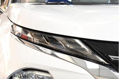 White Diamond 2026 Mitsubishi Outlander SEL