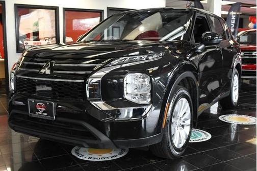 Black Diamond 2025 Mitsubishi Outlander ES