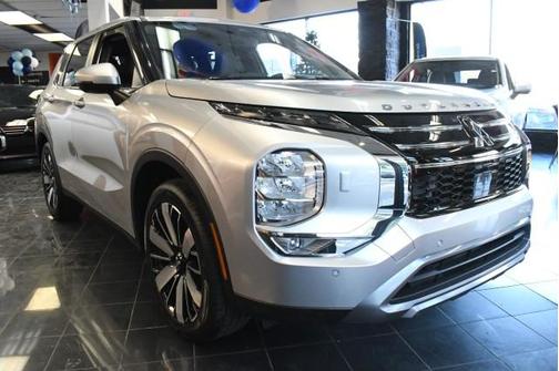 2026 Mitsubishi Outlander SE