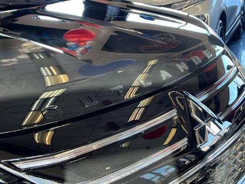 2026 Mitsubishi Outlander SE