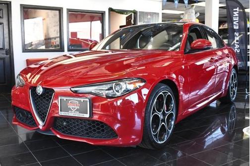 Rosso 2022 Alfa Romeo Giulia Ti