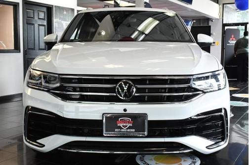 Oryx White Pearl Effect 2022 Volkswagen Tiguan 2.0T SEL R-Line