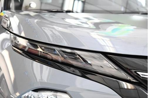 Moonstone Gray Metallic 2026 Mitsubishi Outlander Trail Edition