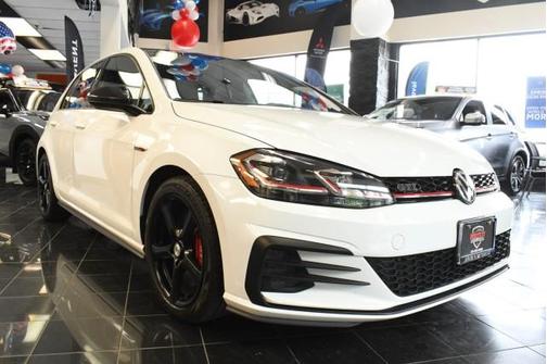 Pure White 2018 Volkswagen Golf GTI 2.0T SE 4-Door
