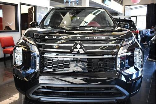 2025 Mitsubishi Outlander ES