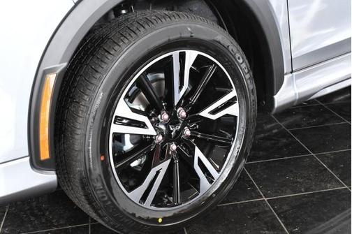 Mercury Gray Metallic 2026 Mitsubishi Eclipse Cross SEL