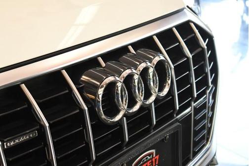 2022 Audi Q3 45 S line Premium