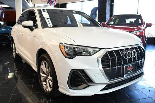 2022 Audi Q3 45 S line Premium