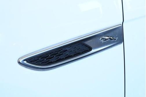 Fuji White 2022 Jaguar F-PACE P250 S