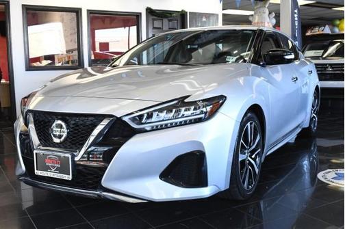 Brilliant Silver Metallic 2022 Nissan Maxima SV