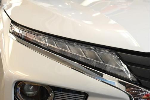 White Diamond 2026 Mitsubishi Eclipse Cross ES