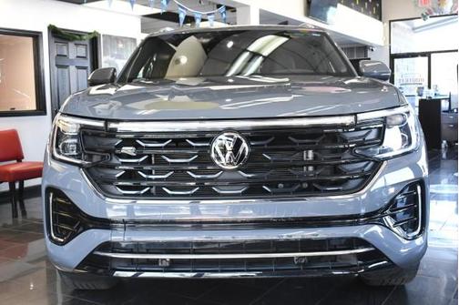 Pure Gray 2024 Volkswagen Atlas Cross Sport 2.0T SEL R-Line