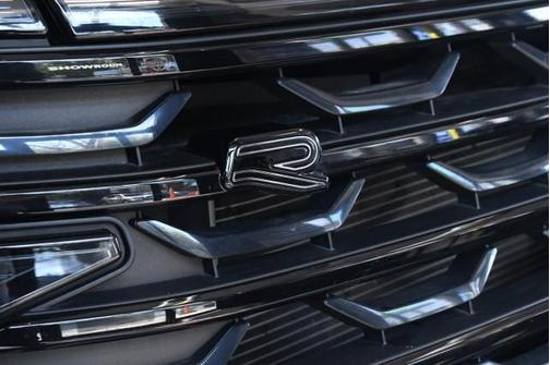 Pure Gray 2024 Volkswagen Atlas Cross Sport 2.0T SEL R-Line