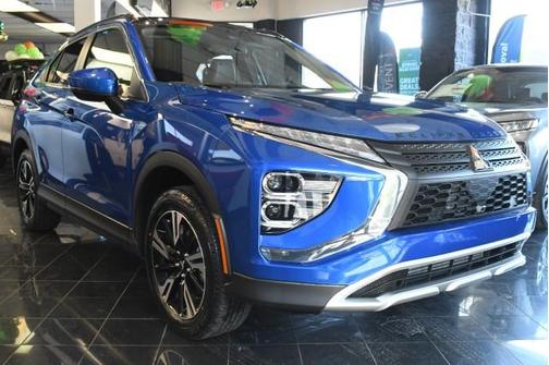 Lightning Blue Metallic 2026 Mitsubishi Eclipse Cross SE