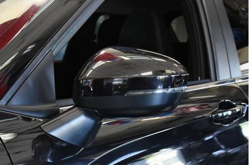 Black 2024 Mitsubishi Outlander ES