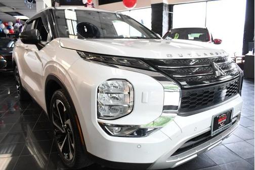 2022 Mitsubishi Outlander SE