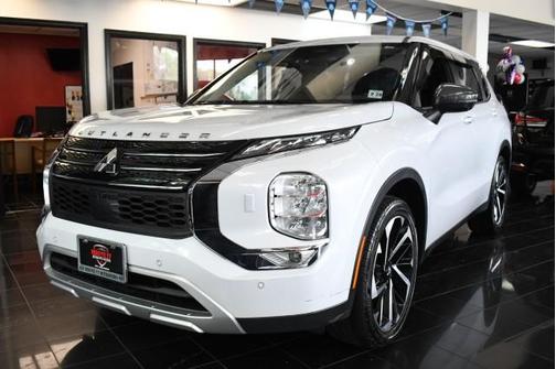 2022 Mitsubishi Outlander SE