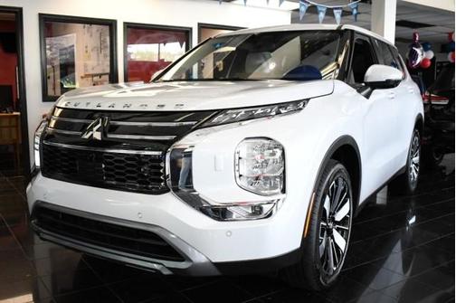 2026 Mitsubishi Outlander SE