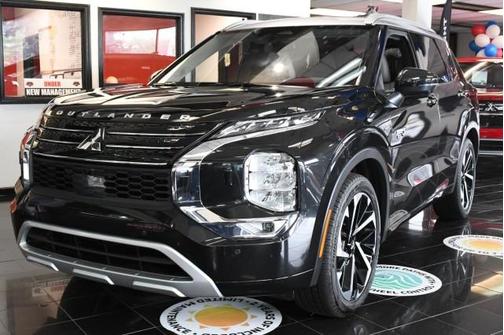Black 2025 Mitsubishi Outlander PHEV SEL EDITION