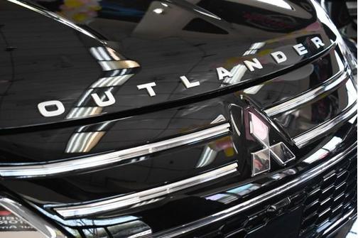 2025 Mitsubishi Outlander Platinum Edition