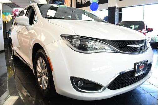 2019 Chrysler Pacifica Touring-L