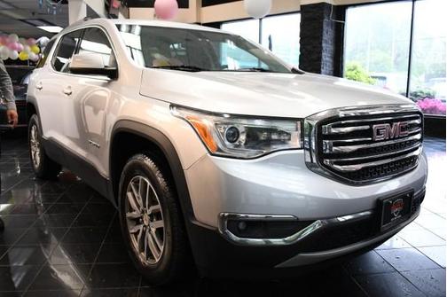 2017 GMC Acadia SLE-2