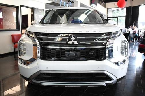 2026 Mitsubishi Outlander SE