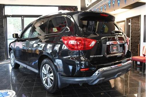 2019 Nissan Pathfinder S