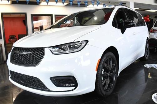2025 Chrysler Pacifica Limited