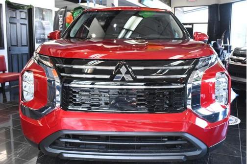 Diamond Red 2026 Mitsubishi Outlander ES