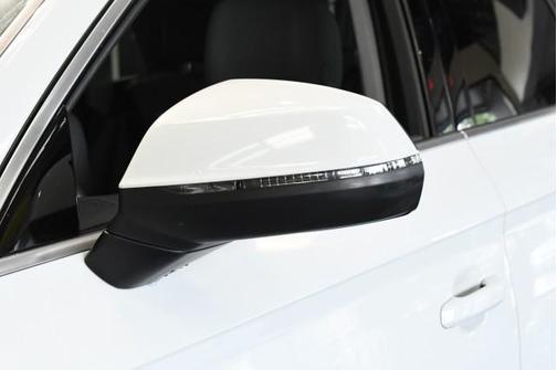 Glacier White Metallic 2019 Audi Q5 2.0T Premium Plus