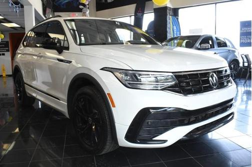 2023 Volkswagen Tiguan 2.0T SE R-Line Black