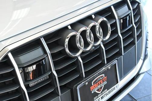 Florett Silver Metallic 2020 Audi Q7 55 Prestige