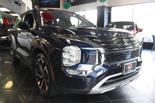 2023 Mitsubishi Outlander PHEV SE