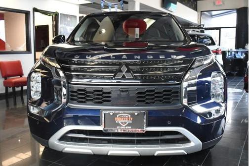 2023 Mitsubishi Outlander PHEV SE