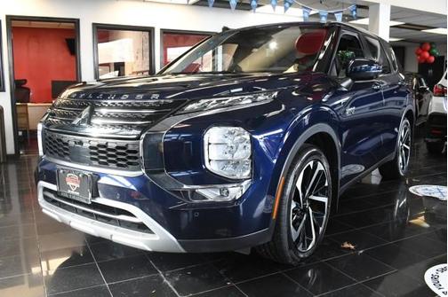 2023 Mitsubishi Outlander PHEV SE