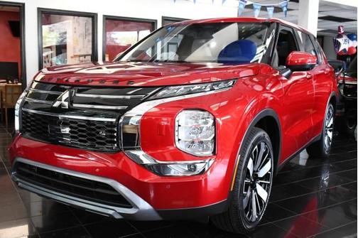2025 Mitsubishi Outlander SE