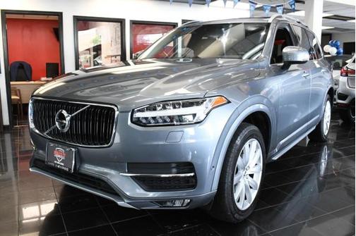 2017 Volvo XC90 T6 Momentum
