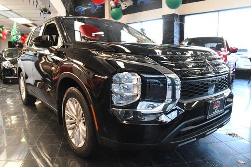 2024 Mitsubishi Outlander ES