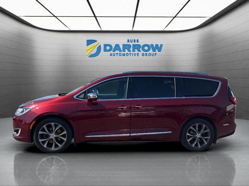 Velvet Red Pearlcoat 2017 Chrysler Pacifica Limited