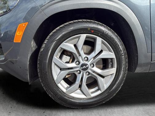 Gravity Gray 2024 Kia Seltos S