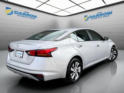 Brilliant Silver Metallic 2024 Nissan Altima 2.5 S