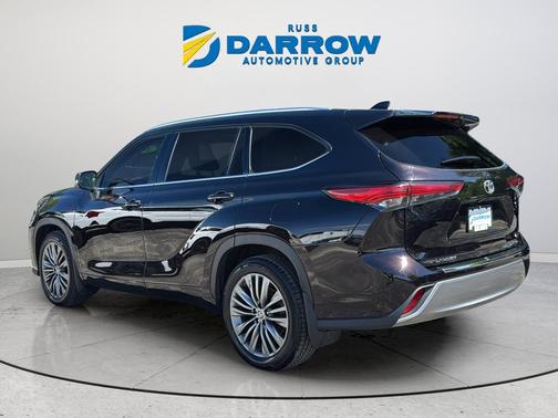 Opulent Amber 2021 Toyota Highlander Platinum