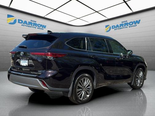 Opulent Amber 2021 Toyota Highlander Platinum